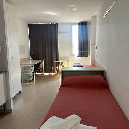 Residencia Universitaria Resa Francesc Giralt I Serra Τεράσα Εξωτερικό φωτογραφία