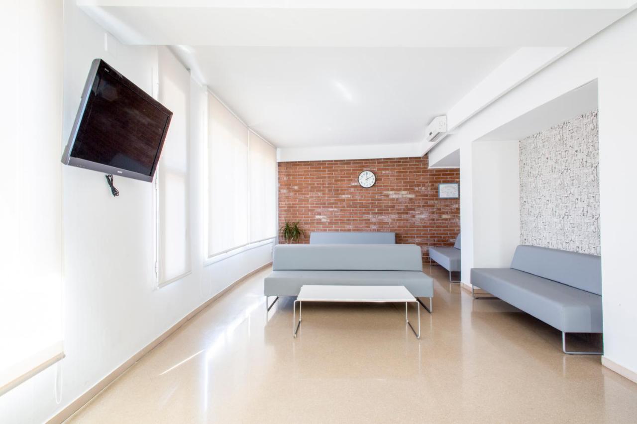 Residencia Universitaria Resa Francesc Giralt I Serra Τεράσα Εξωτερικό φωτογραφία