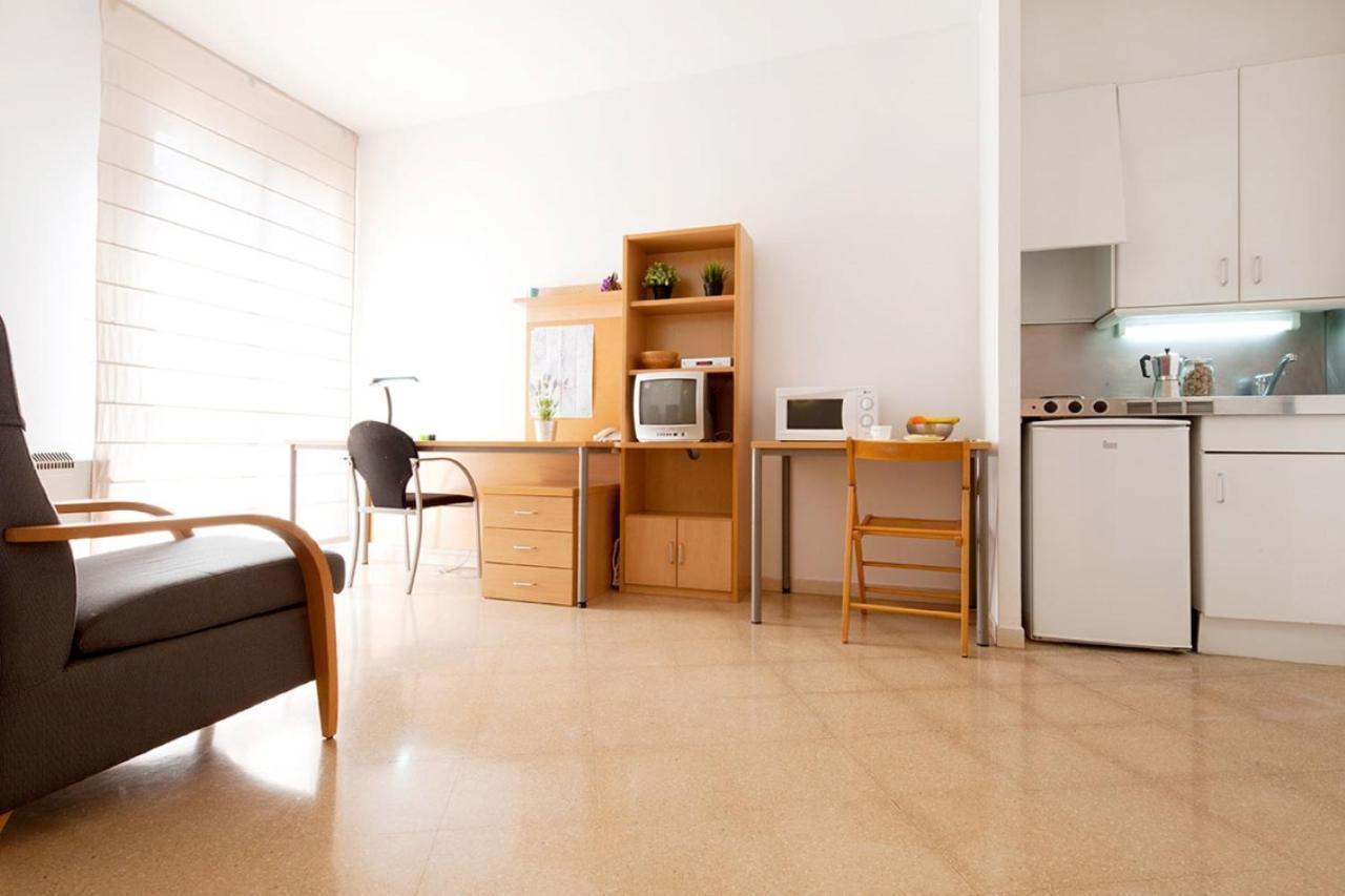 Residencia Universitaria Resa Francesc Giralt I Serra Τεράσα Εξωτερικό φωτογραφία