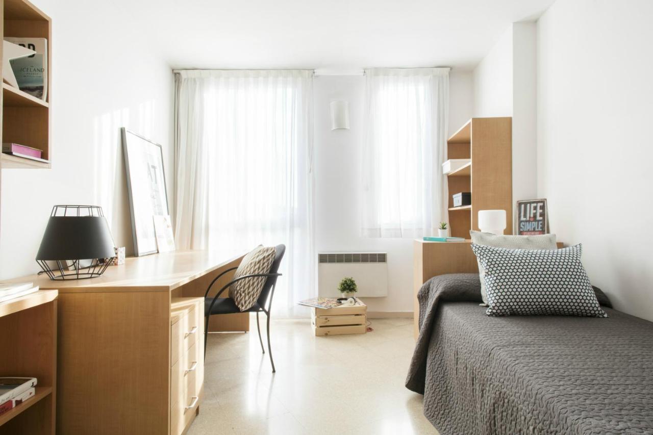 Residencia Universitaria Resa Francesc Giralt I Serra Τεράσα Εξωτερικό φωτογραφία